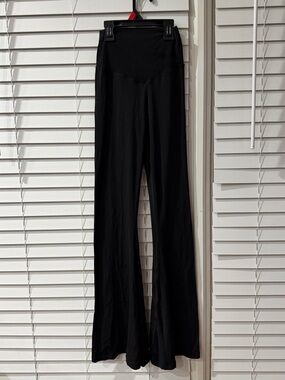 Offline High-Waist Black Flare Leggings! Size Small! Very Comfy! 🖤🖤